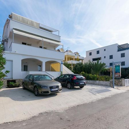 Apartments By The Sea Mandre, Pag - 4093 Kolan Exterior foto