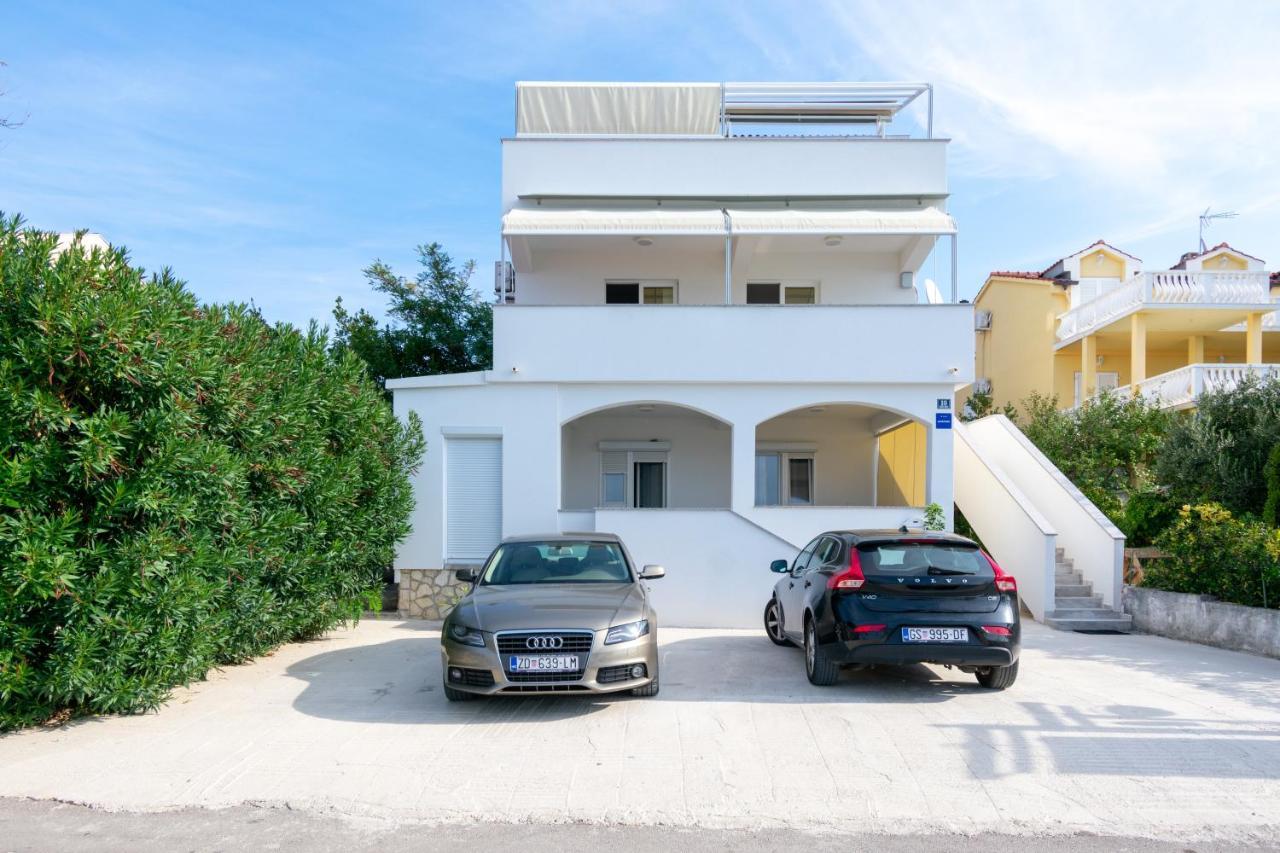 Apartments By The Sea Mandre, Pag - 4093 Kolan Exterior foto