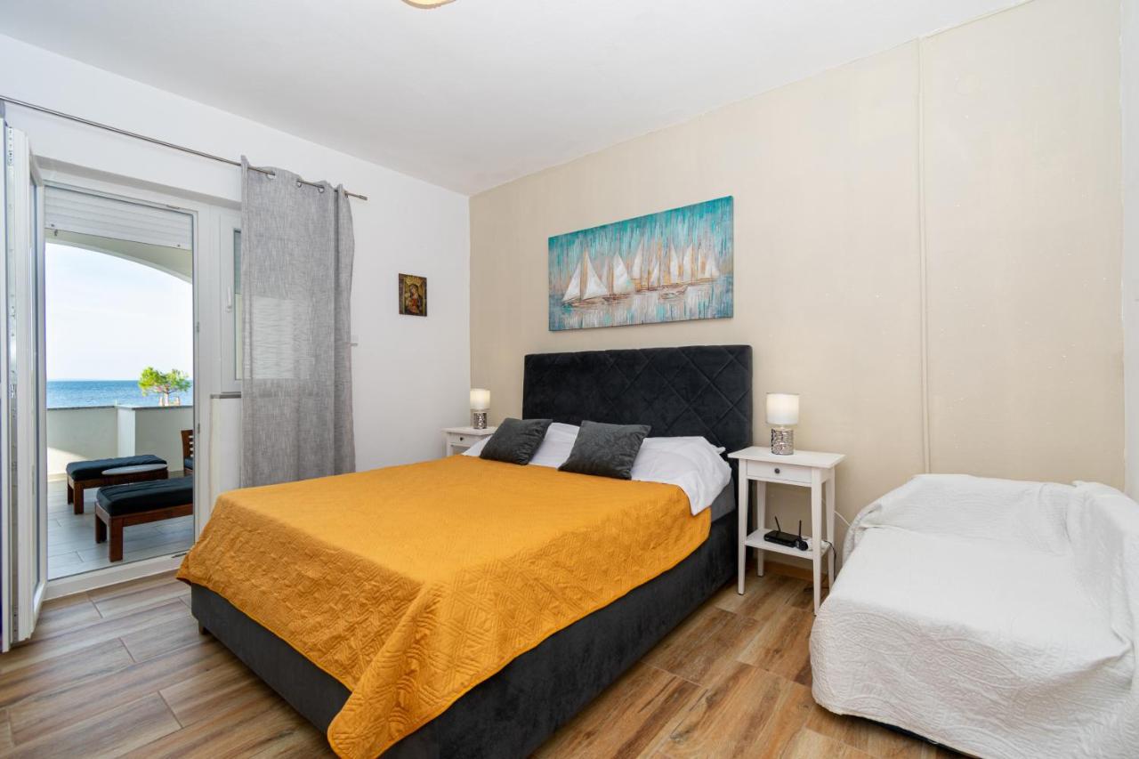 Apartments By The Sea Mandre, Pag - 4093 Kolan Exterior foto