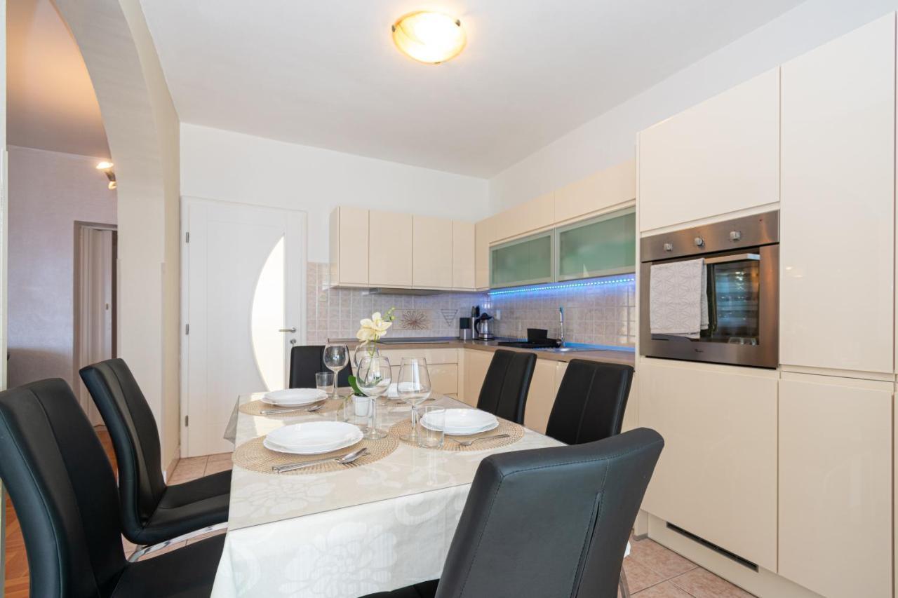 Apartments By The Sea Mandre, Pag - 4093 Kolan Exterior foto