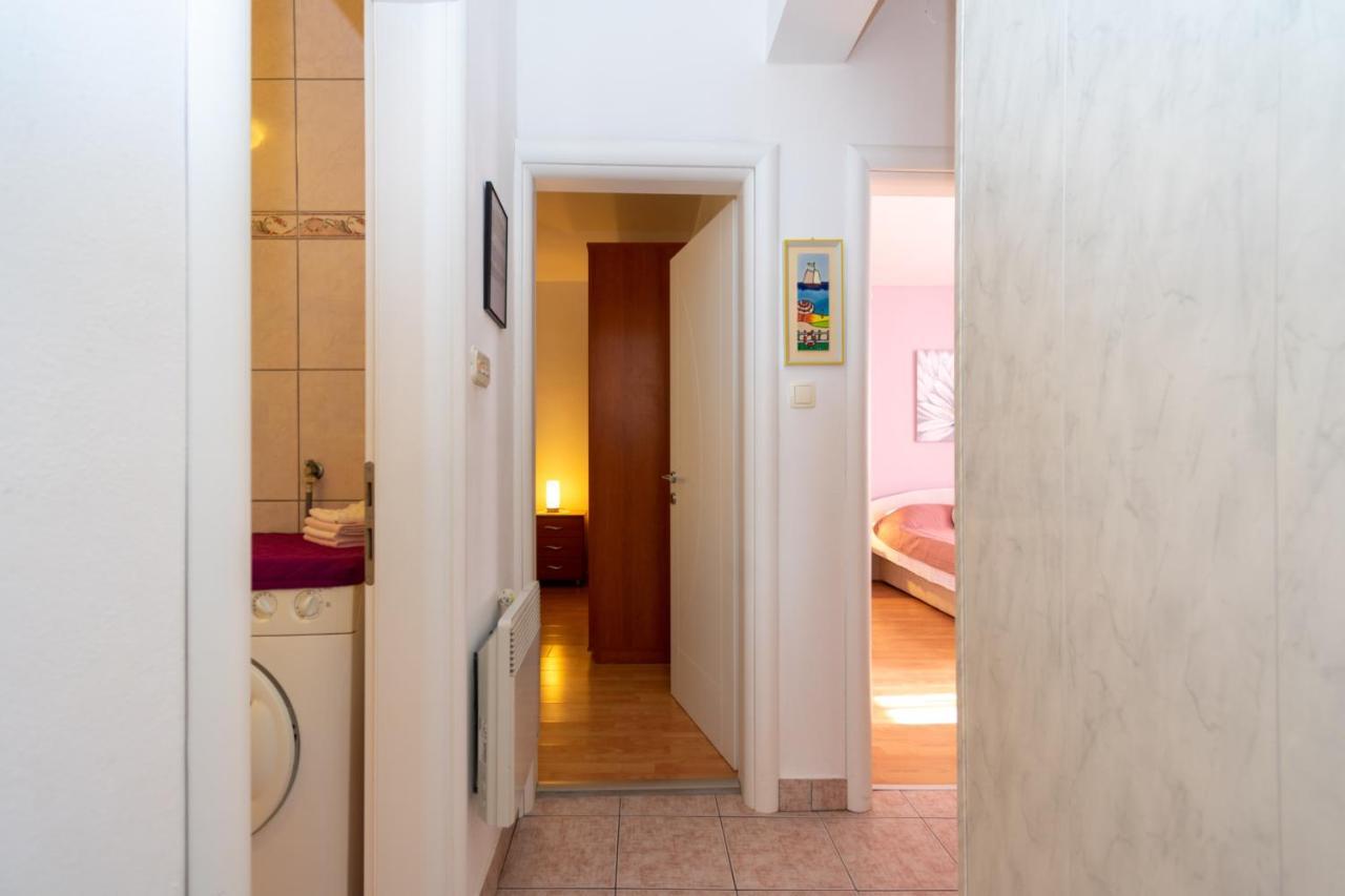 Apartments By The Sea Mandre, Pag - 4093 Kolan Exterior foto