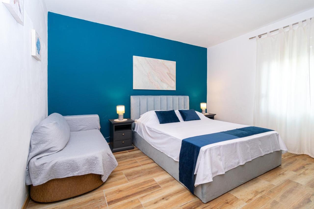 Apartments By The Sea Mandre, Pag - 4093 Kolan Exterior foto