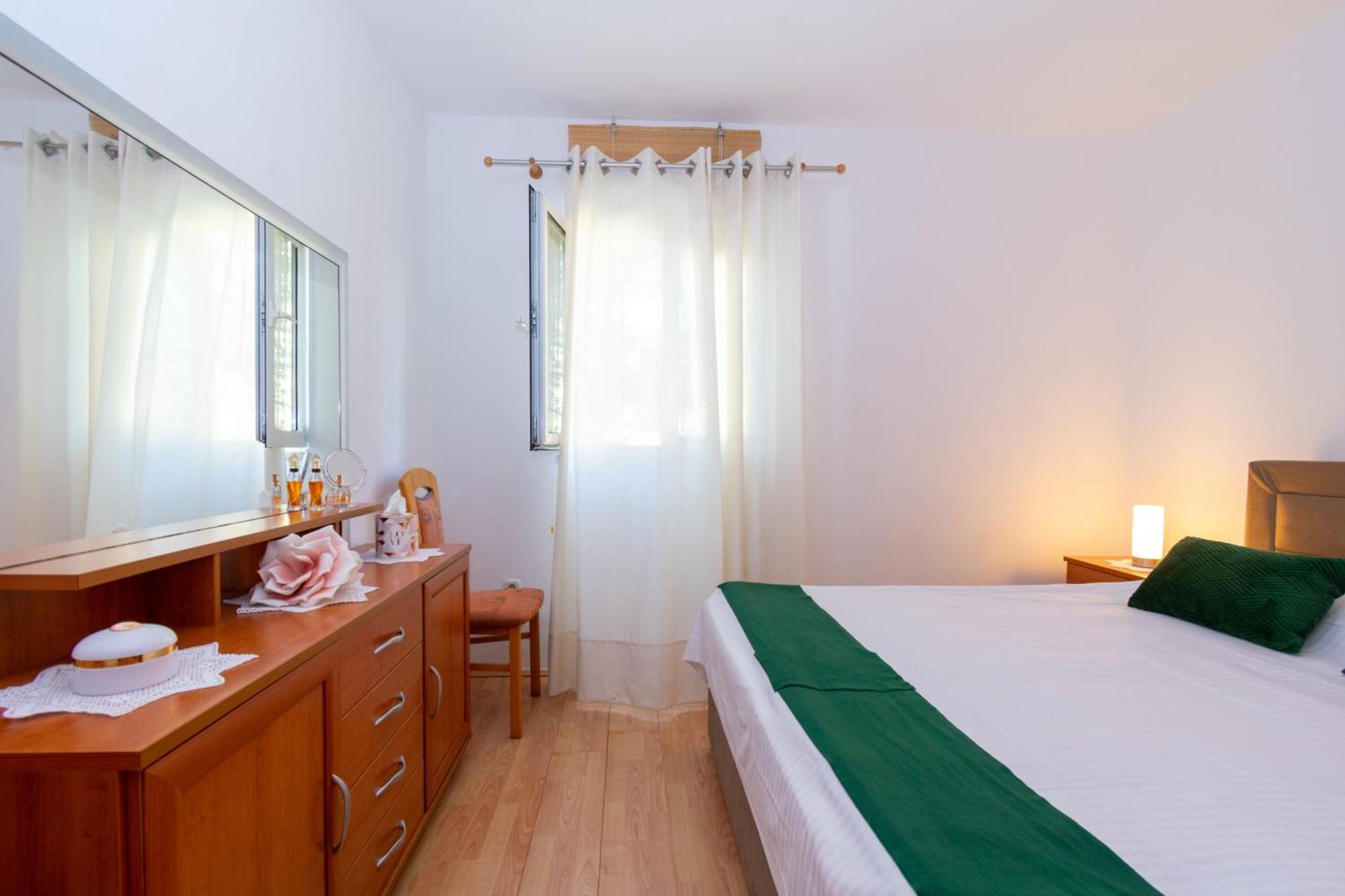Apartments By The Sea Mandre, Pag - 4093 Kolan Habitación foto
